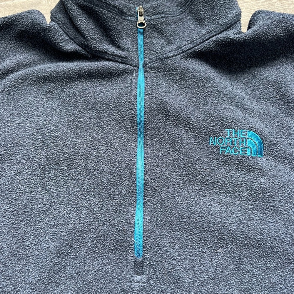 Men’s North Face Pullover - Picture 3 of 7